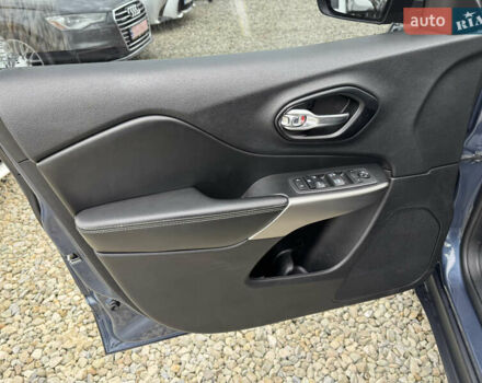 Синий Джип Чероки, объемом двигателя 3.24 л и пробегом 111 тыс. км за 21500 $, фото 15 на Automoto.ua