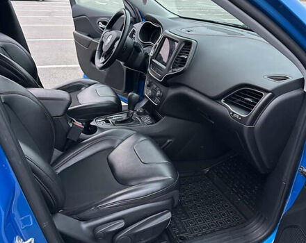 Синій Джип Cherokee, об'ємом двигуна 3.24 л та пробігом 142 тис. км за 18700 $, фото 21 на Automoto.ua