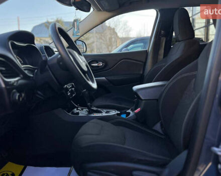 Джип Cherokee 2021 у Івано-Франківську на Automoto.ua Синій Джип Cherokee, об'ємом двигуна 2.36 л та пробігом 90 тис. км за 18500 $, фото 10 на Automoto.ua