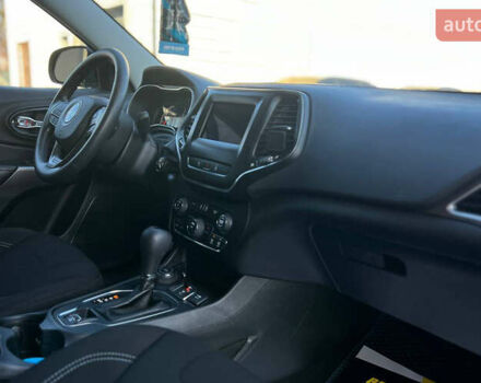 Джип Cherokee 2021 у Івано-Франківську на Automoto.ua Синій Джип Cherokee, об'ємом двигуна 2.36 л та пробігом 90 тис. км за 18500 $, фото 20 на Automoto.ua