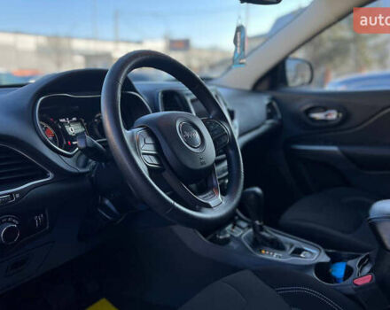 Джип Cherokee 2021 у Івано-Франківську на Automoto.ua Синій Джип Cherokee, об'ємом двигуна 2.36 л та пробігом 90 тис. км за 18500 $, фото 9 на Automoto.ua