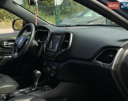 Джип Чероки 2021 в Бердичеве на Automoto.ua Синий Джип Чероки, объемом двигателя 3.2 л и пробегом 73 тыс. км за 21755 $, фото 32 на Automoto.ua