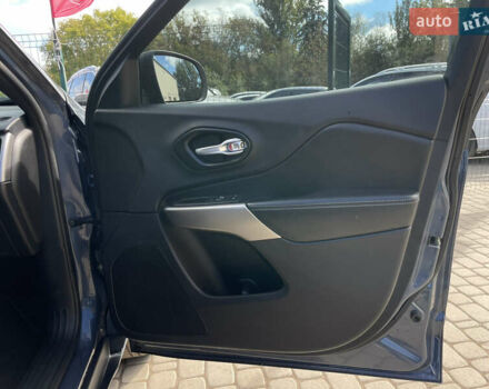 Джип Чероки 2021 в Бердичеве на Automoto.ua Синий Джип Чероки, объемом двигателя 3.2 л и пробегом 73 тыс. км за 21755 $, фото 31 на Automoto.ua