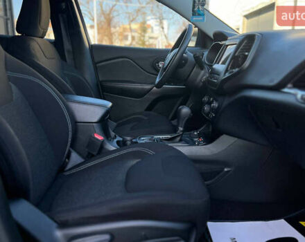 Джип Cherokee 2021 у Івано-Франківську на Automoto.ua Синій Джип Cherokee, об'ємом двигуна 2.36 л та пробігом 90 тис. км за 18500 $, фото 21 на Automoto.ua