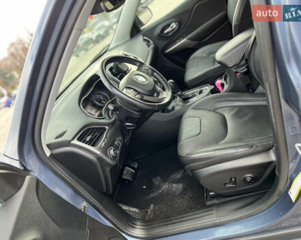 Синий Джип Чероки, объемом двигателя 3.24 л и пробегом 56 тыс. км за 21000 $, фото 11 на Automoto.ua