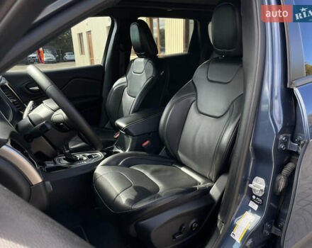 Джип Чероки 2021 в Бердичеве на Automoto.ua Синий Джип Чероки, объемом двигателя 3.2 л и пробегом 73 тыс. км за 21755 $, фото 23 на Automoto.ua