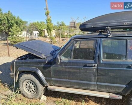 Зеленый Джип Чероки, объемом двигателя 4 л и пробегом 275 тыс. км за 3500 $, фото 2 на Automoto.ua