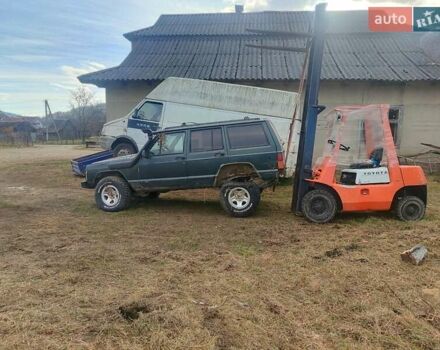 Зелений Джип Cherokee, об'ємом двигуна 2.4 л та пробігом 290 тис. км за 1300 $, фото 1 на Automoto.ua