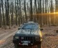 Зелений Джип Cherokee, об'ємом двигуна 5.2 л та пробігом 326 тис. км за 6000 $, фото 1 на Automoto.ua