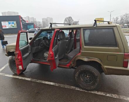 Зеленый Джип Чероки, объемом двигателя 2.5 л и пробегом 334 тыс. км за 3542 $, фото 4 на Automoto.ua