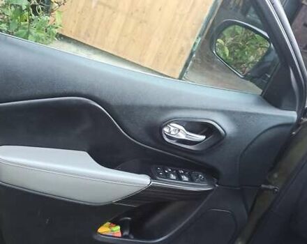 Зелений Джип Cherokee, об'ємом двигуна 2.36 л та пробігом 118 тис. км за 13750 $, фото 7 на Automoto.ua