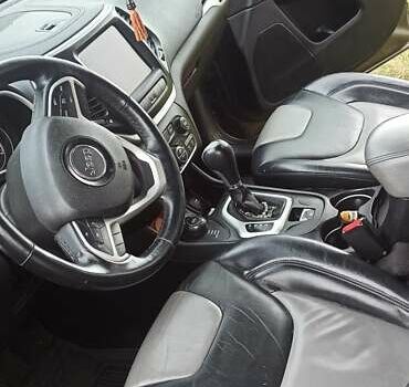 Зелений Джип Cherokee, об'ємом двигуна 2.36 л та пробігом 118 тис. км за 13750 $, фото 9 на Automoto.ua