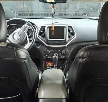 Зелений Джип Cherokee, об'ємом двигуна 2.36 л та пробігом 118 тис. км за 13750 $, фото 13 на Automoto.ua