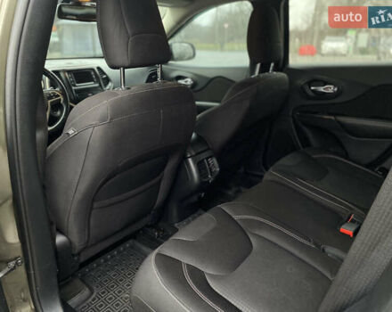 Зеленый Джип Чероки, объемом двигателя 2.36 л и пробегом 180 тыс. км за 13500 $, фото 15 на Automoto.ua