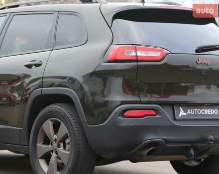 Зелений Джип Cherokee, об'ємом двигуна 2.36 л та пробігом 200 тис. км за 13500 $, фото 7 на Automoto.ua