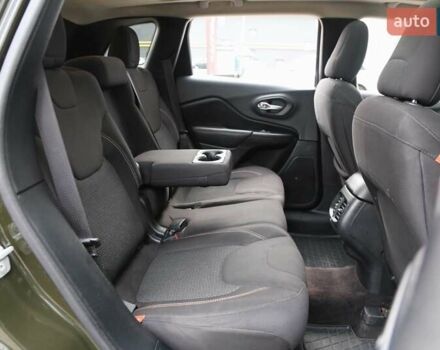 Зелений Джип Cherokee, об'ємом двигуна 2.36 л та пробігом 200 тис. км за 13500 $, фото 10 на Automoto.ua