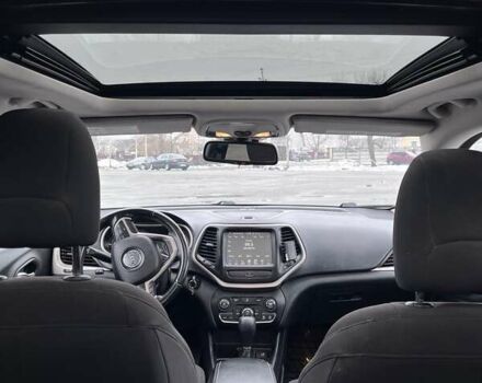 Зелений Джип Cherokee, об'ємом двигуна 2.36 л та пробігом 200 тис. км за 14000 $, фото 12 на Automoto.ua