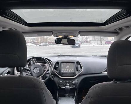 Зелений Джип Cherokee, об'ємом двигуна 2.36 л та пробігом 200 тис. км за 14000 $, фото 2 на Automoto.ua