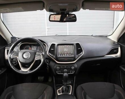 Зелений Джип Cherokee, об'ємом двигуна 2.36 л та пробігом 200 тис. км за 13500 $, фото 13 на Automoto.ua