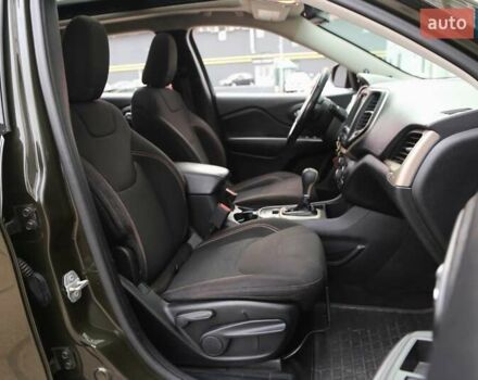 Зелений Джип Cherokee, об'ємом двигуна 2.36 л та пробігом 200 тис. км за 13500 $, фото 11 на Automoto.ua