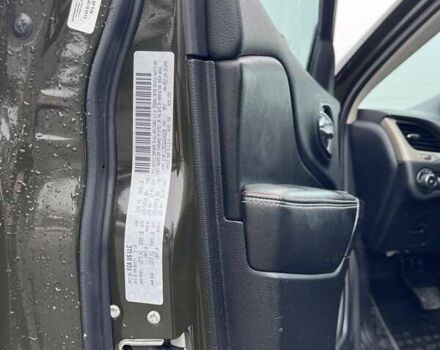 Зелений Джип Cherokee, об'ємом двигуна 2.36 л та пробігом 200 тис. км за 14000 $, фото 7 на Automoto.ua