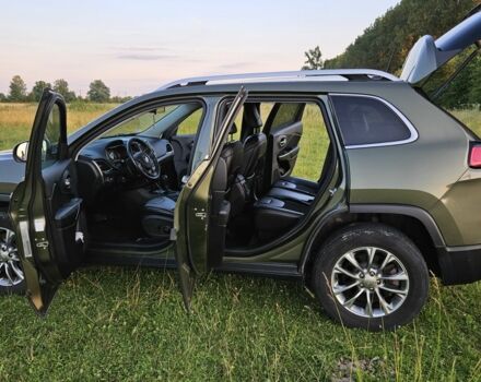 Зелений Джип Cherokee, об'ємом двигуна 2.4 л та пробігом 118 тис. км за 17500 $, фото 6 на Automoto.ua