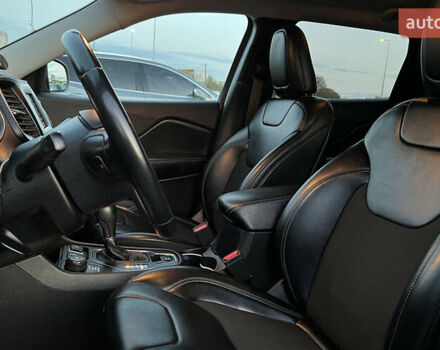 Зелений Джип Cherokee, об'ємом двигуна 2.36 л та пробігом 118 тис. км за 17999 $, фото 16 на Automoto.ua