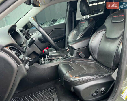 Зеленый Джип Чероки, объемом двигателя 3.2 л и пробегом 93 тыс. км за 21990 $, фото 17 на Automoto.ua