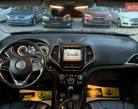 Зелений Джип Cherokee, об'ємом двигуна 2.36 л та пробігом 118 тис. км за 17999 $, фото 6 на Automoto.ua