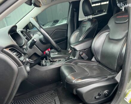 Зеленый Джип Чероки, объемом двигателя 3.2 л и пробегом 93 тыс. км за 21990 $, фото 17 на Automoto.ua