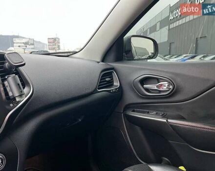 Зеленый Джип Чероки, объемом двигателя 3.2 л и пробегом 93 тыс. км за 21990 $, фото 32 на Automoto.ua