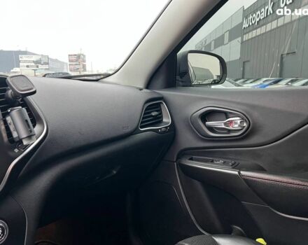 Зеленый Джип Чероки, объемом двигателя 3.2 л и пробегом 93 тыс. км за 21990 $, фото 32 на Automoto.ua