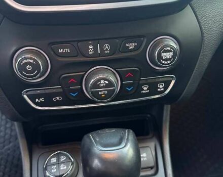 Зелений Джип Cherokee, об'ємом двигуна 3.24 л та пробігом 92 тис. км за 21400 $, фото 23 на Automoto.ua