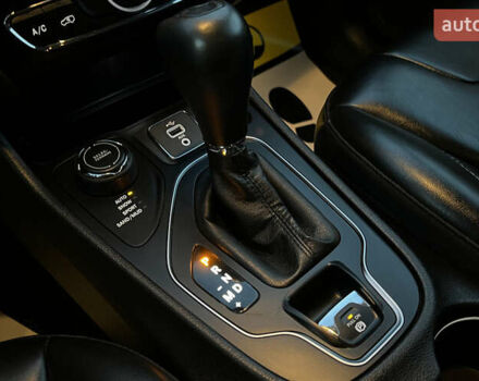 Зелений Джип Cherokee, об'ємом двигуна 2.36 л та пробігом 118 тис. км за 17999 $, фото 12 на Automoto.ua