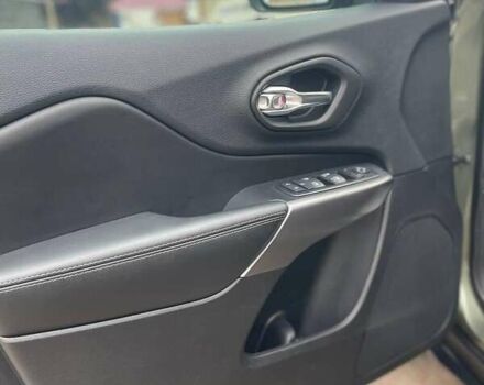 Зеленый Джип Чероки, объемом двигателя 2.36 л и пробегом 81 тыс. км за 13950 $, фото 8 на Automoto.ua