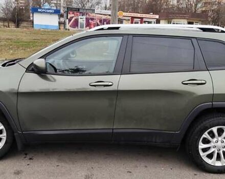 Зеленый Джип Чероки, объемом двигателя 2.36 л и пробегом 42 тыс. км за 17750 $, фото 1 на Automoto.ua