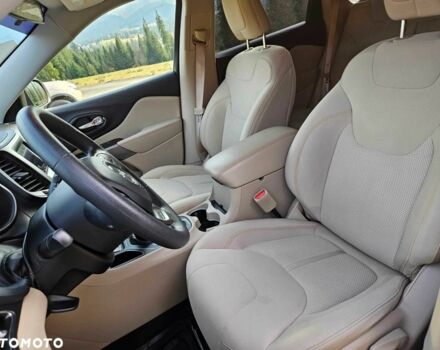 Зелений Джип Cherokee, об'ємом двигуна 0 л та пробігом 73 тис. км за 9399 $, фото 12 на Automoto.ua