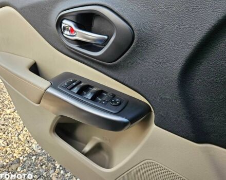 Зелений Джип Cherokee, об'ємом двигуна 0 л та пробігом 73 тис. км за 9399 $, фото 13 на Automoto.ua