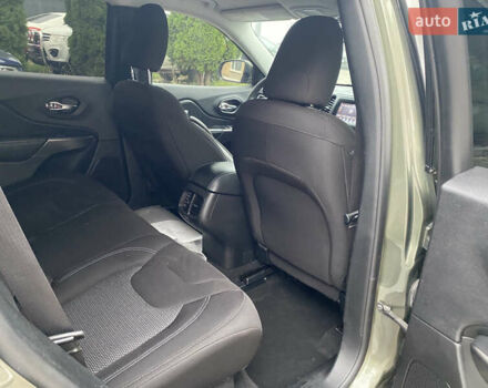 Зелений Джип Cherokee, об'ємом двигуна 2.4 л та пробігом 133 тис. км за 15000 $, фото 12 на Automoto.ua