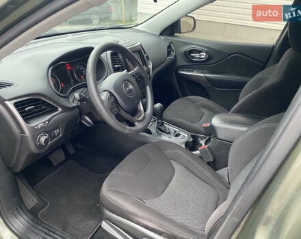 Зелений Джип Cherokee, об'ємом двигуна 2.4 л та пробігом 133 тис. км за 15000 $, фото 15 на Automoto.ua