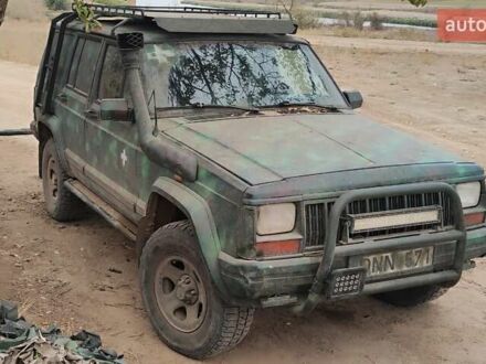 Зелений Джип Cherokee, об'ємом двигуна 2.5 л та пробігом 300 тис. км за 2000 $, фото 1 на Automoto.ua