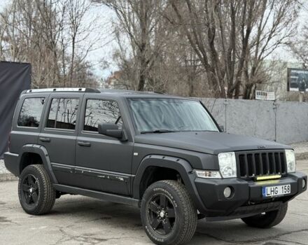 Черный Джип Коммандер, объемом двигателя 3 л и пробегом 300 тыс. км за 5600 $, фото 1 на Automoto.ua