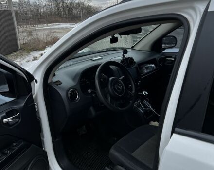 Білий Джип Compass, об'ємом двигуна 2 л та пробігом 151 тис. км за 7800 $, фото 5 на Automoto.ua