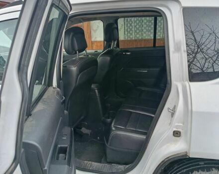 Білий Джип Compass, об'ємом двигуна 2.1 л та пробігом 170 тис. км за 9800 $, фото 3 на Automoto.ua