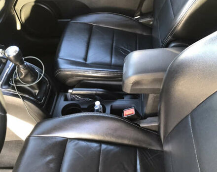 Белый Джип Компас, объемом двигателя 2.14 л и пробегом 300 тыс. км за 7500 $, фото 5 на Automoto.ua