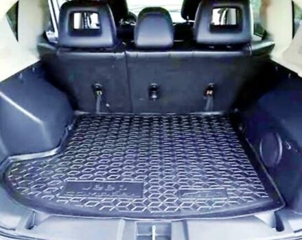 Білий Джип Compass, об'ємом двигуна 2.14 л та пробігом 170 тис. км за 10700 $, фото 2 на Automoto.ua