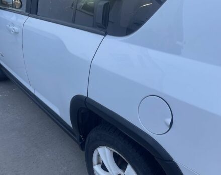 Белый Джип Компас, объемом двигателя 2.4 л и пробегом 218 тыс. км за 9500 $, фото 4 на Automoto.ua