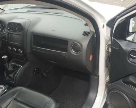 Белый Джип Компас, объемом двигателя 2.14 л и пробегом 320 тыс. км за 7600 $, фото 14 на Automoto.ua