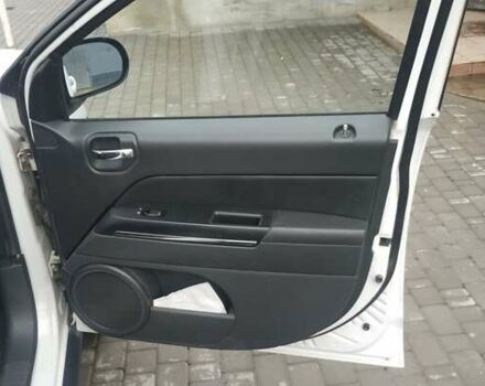 Белый Джип Компас, объемом двигателя 2.14 л и пробегом 320 тыс. км за 7600 $, фото 15 на Automoto.ua