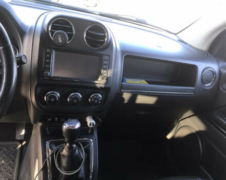 Белый Джип Компас, объемом двигателя 2.14 л и пробегом 300 тыс. км за 7500 $, фото 6 на Automoto.ua